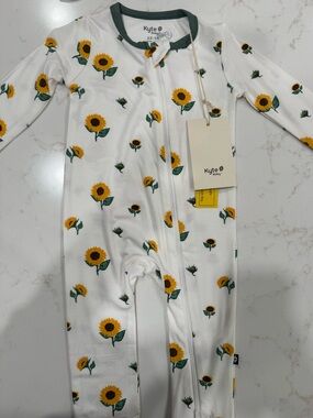 Kyte Baby Sunflower Zippered Romper - Sunflower